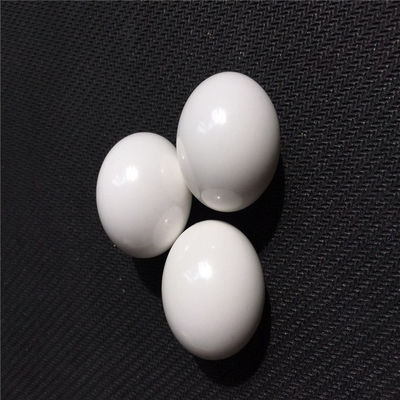 Bolas cerâmicas da zircônia da elevada precisão 6.03g/Cm3 das peças da zircônia branca pura