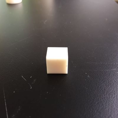 Da zircônia cerâmica produzível à máquina do cubo do bloco da precisão 1300HV peças cerâmicas